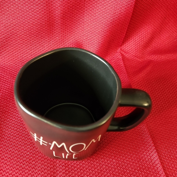 Rae Dunn Black Mug " # Mom Life"  New - Picture 6 of 6